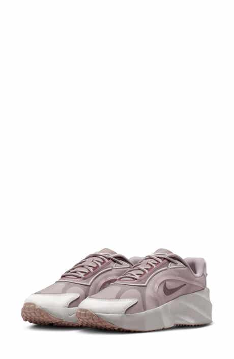 Aura Edge Sneaker