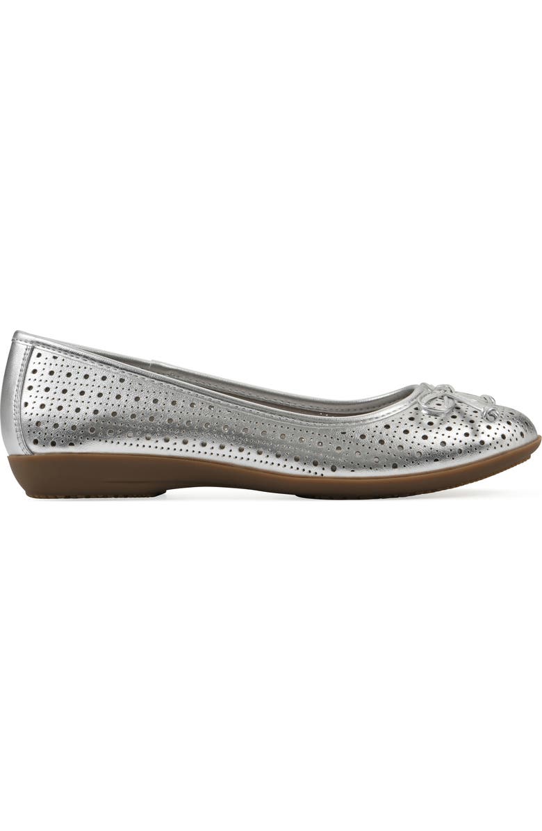 CLIFFS BY WHITE MOUNTAIN Cheryl Ballet Flat - Wide Width Available, Alternate, color, Silver Metallic Smooth