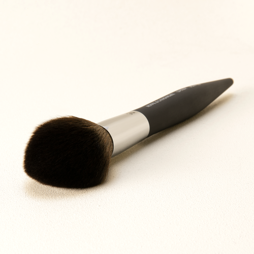 Omnia Brush Pro Pointed Blush Makeup Brush In Black