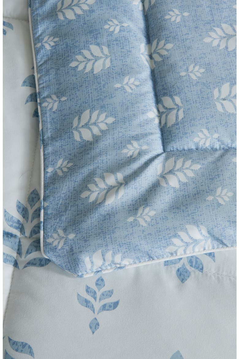 Reversible Print Comforter Set, Alternate, color, WHITE BLUE FLORAL PRINT
