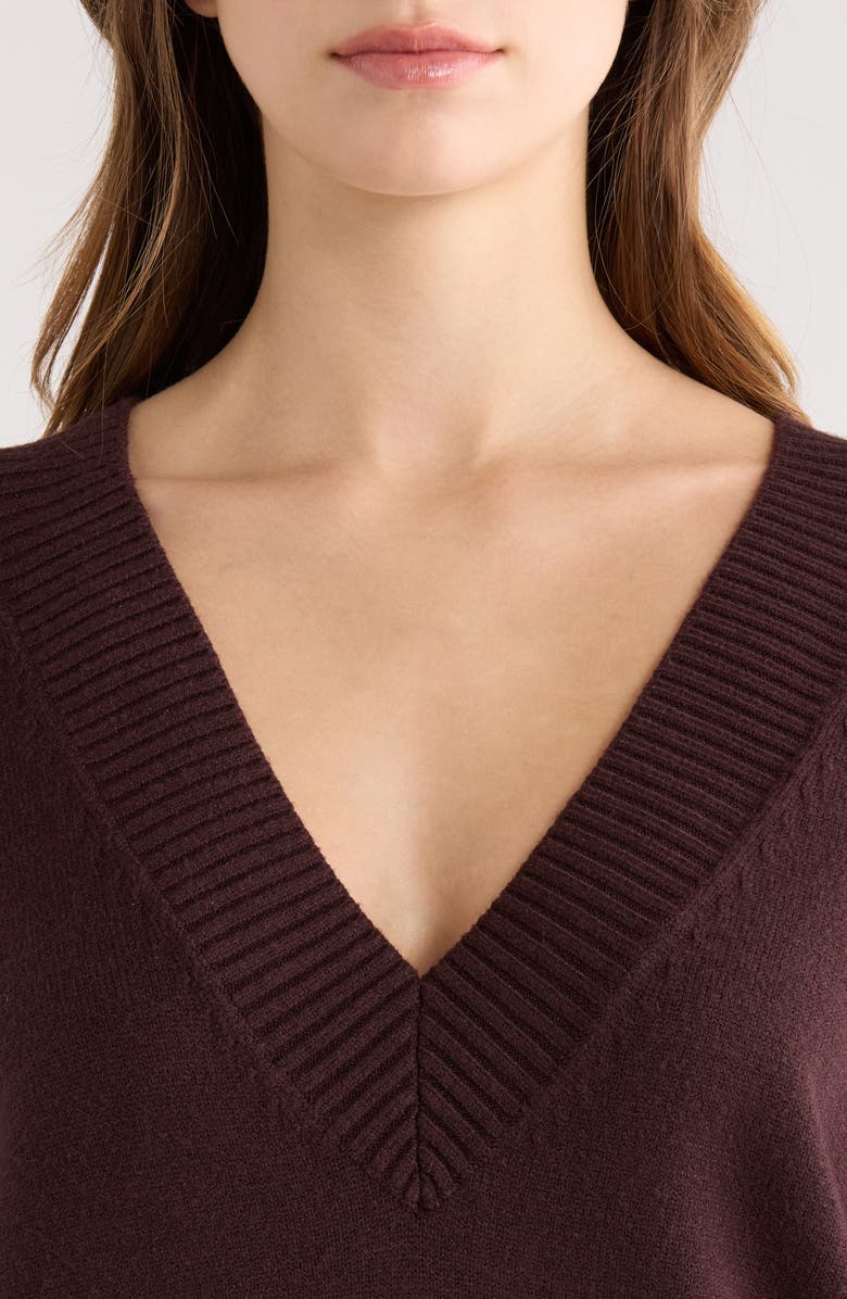 Good American Oversize V-Neck Sweater, Alternate, color, Bark
