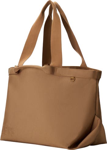 The Travel Tote