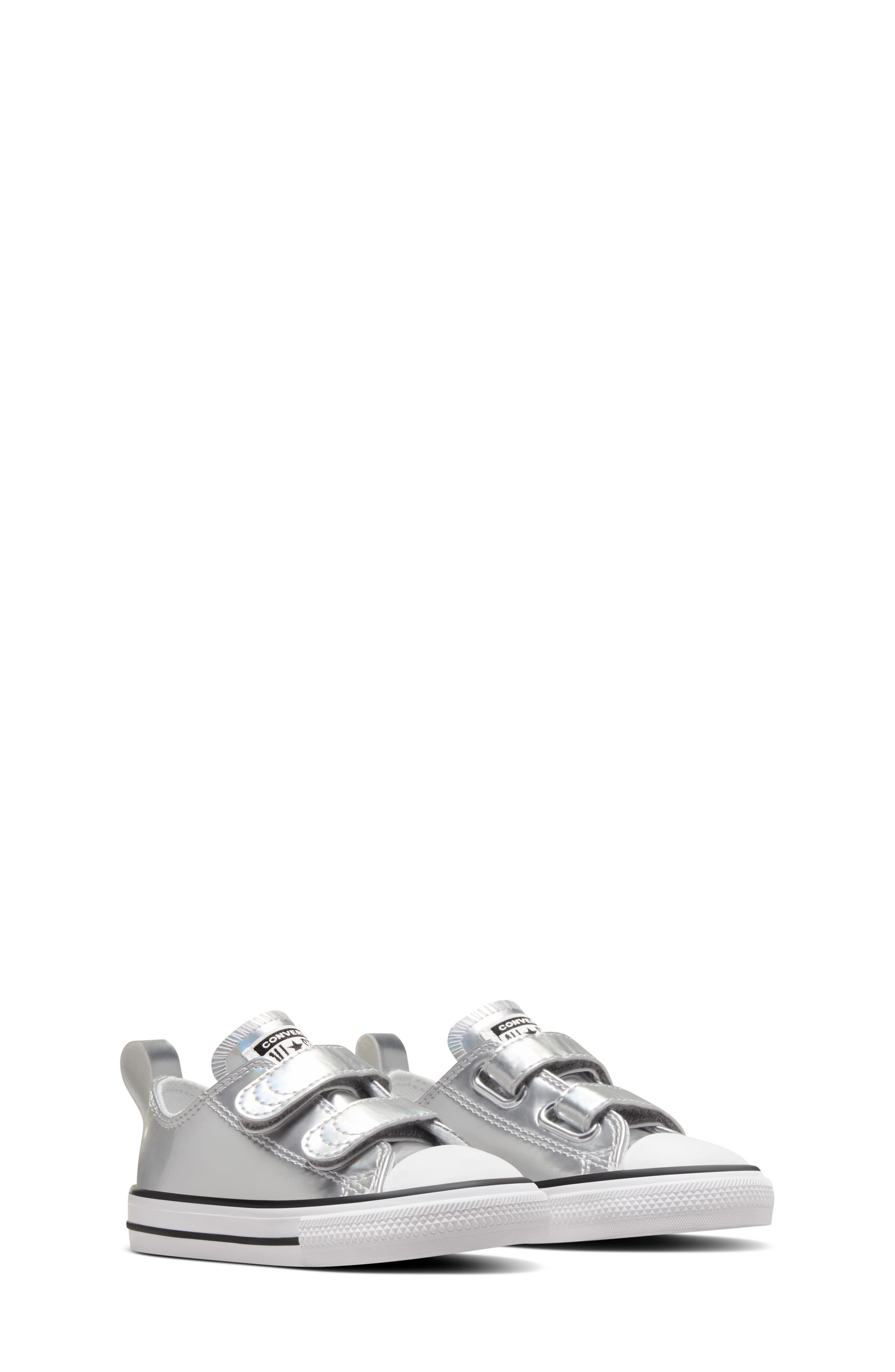 Converse Kids' Chuck Taylor<sup>®</sup> All Star<sup>®</sup> 2V Sneaker, Alternate, color, Silver/ White/ Silver