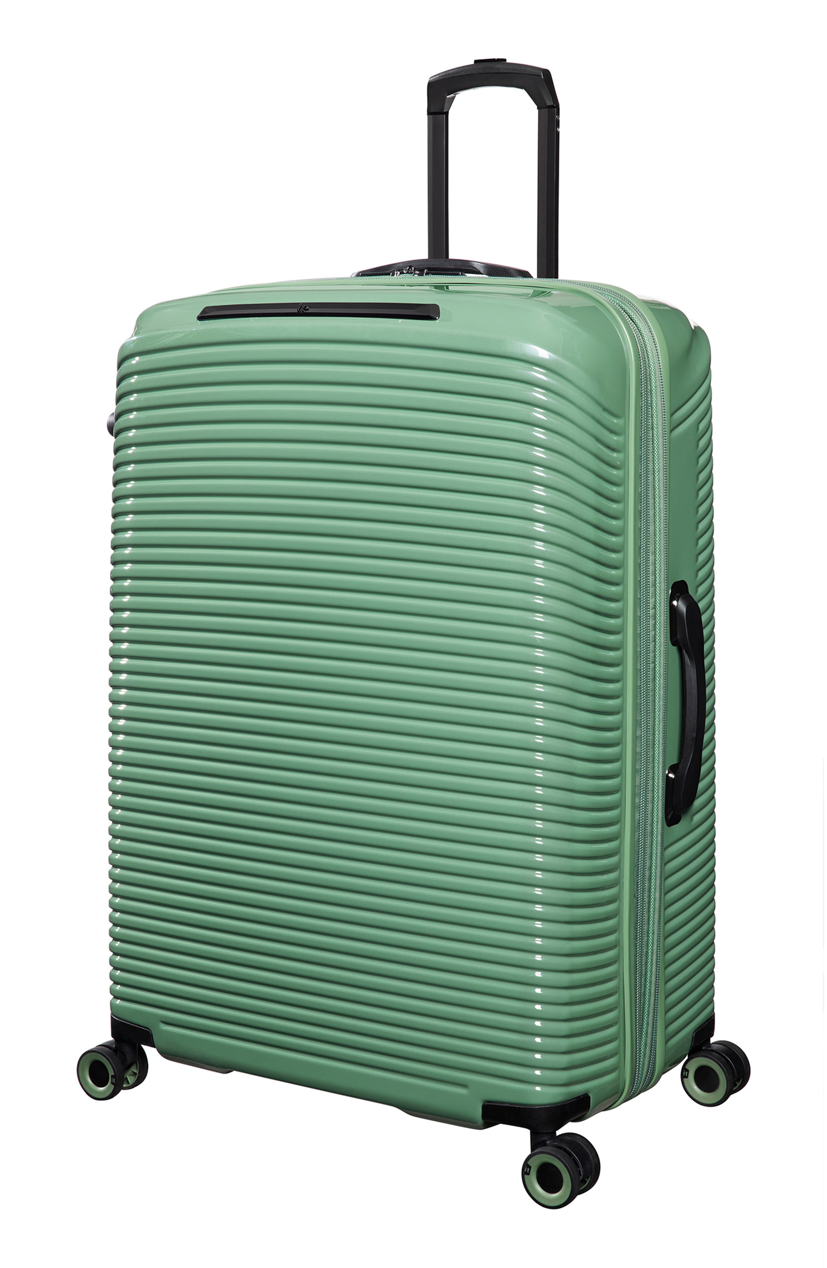 Traversed 31.5-Inch Hardside Spinner Suitcase