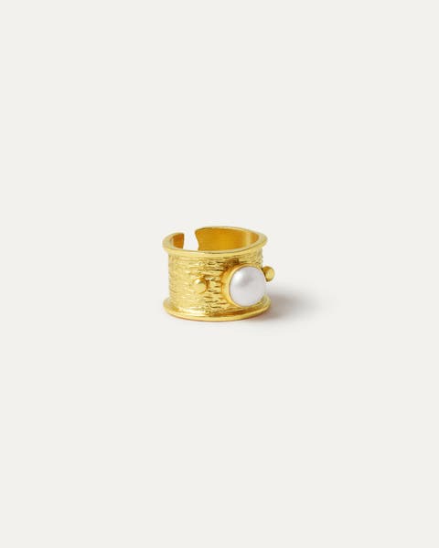 Della Pearl Band Ring