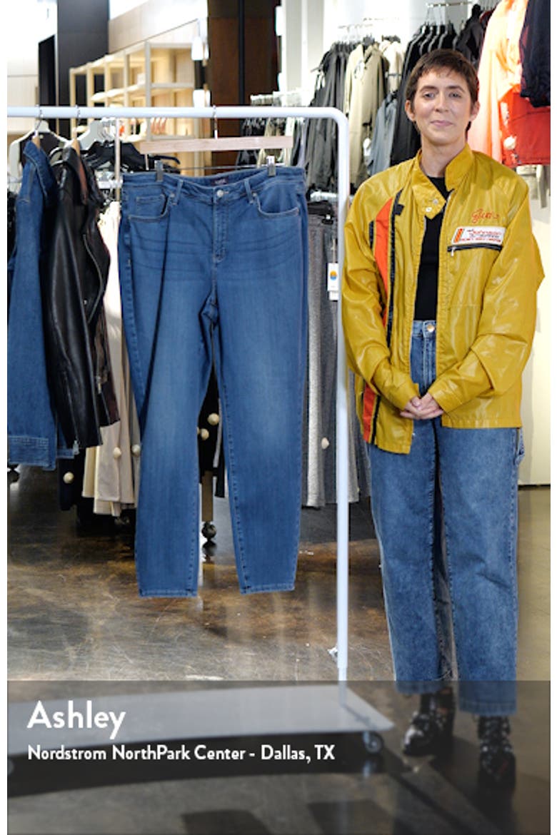 Ami Skinny Jeans video