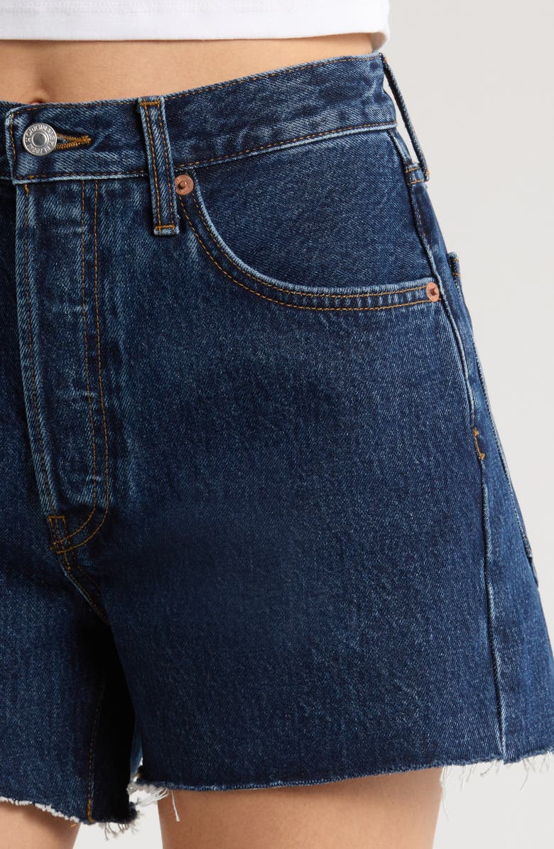Re/Done '90s Raw Hem Low Slung Organic Cotton Denim Shorts, Alternate, color, Heritage Rinse