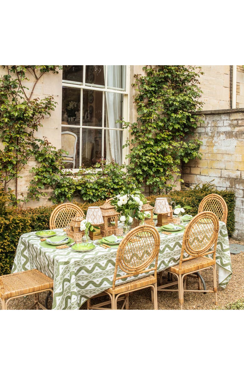 Mrs. Alice Apple Green Isabella Round Placemats, Alternate, color, Green