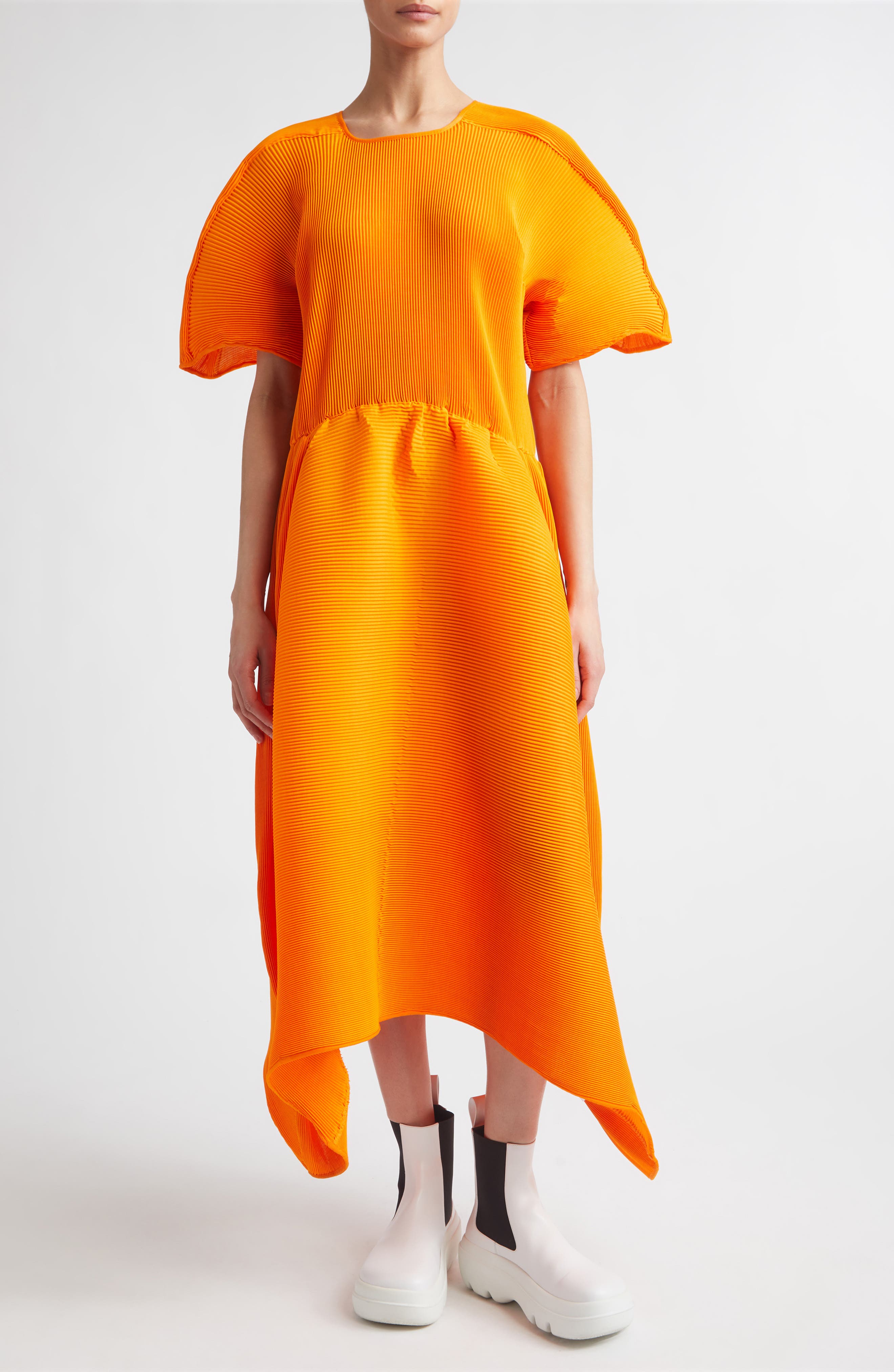 Flowy Ripple Plissé Dress