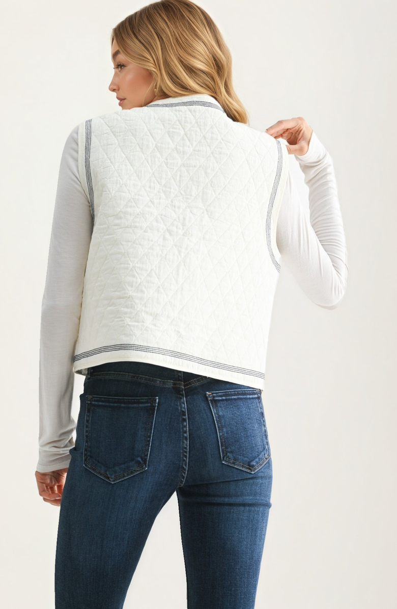 Knit and Lounge Bold Floral Embroidery Quilted Vest, Alternate, color, White / Black Floral