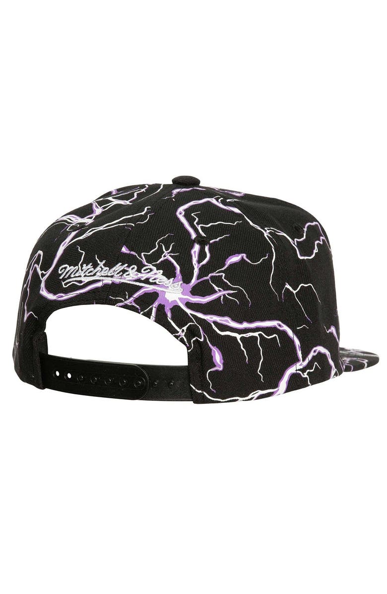 Mitchell & Ness Men's Mitchell & Ness Black Los Angeles Lakers Storm Season Snapback Hat, Alternate, color, 