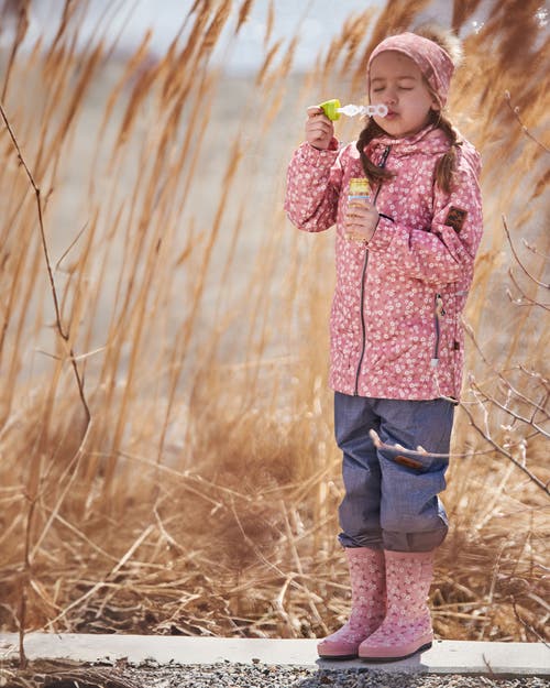 Deux Par Deux Girl's Printed Rain Boots Small White Flowers On Pale Pink In White Flowers On Pale Pink