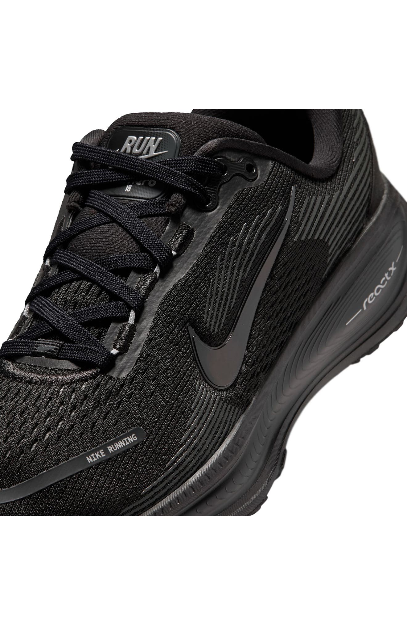 Nike Kids' Vomero 18 Running Shoe — фото 7