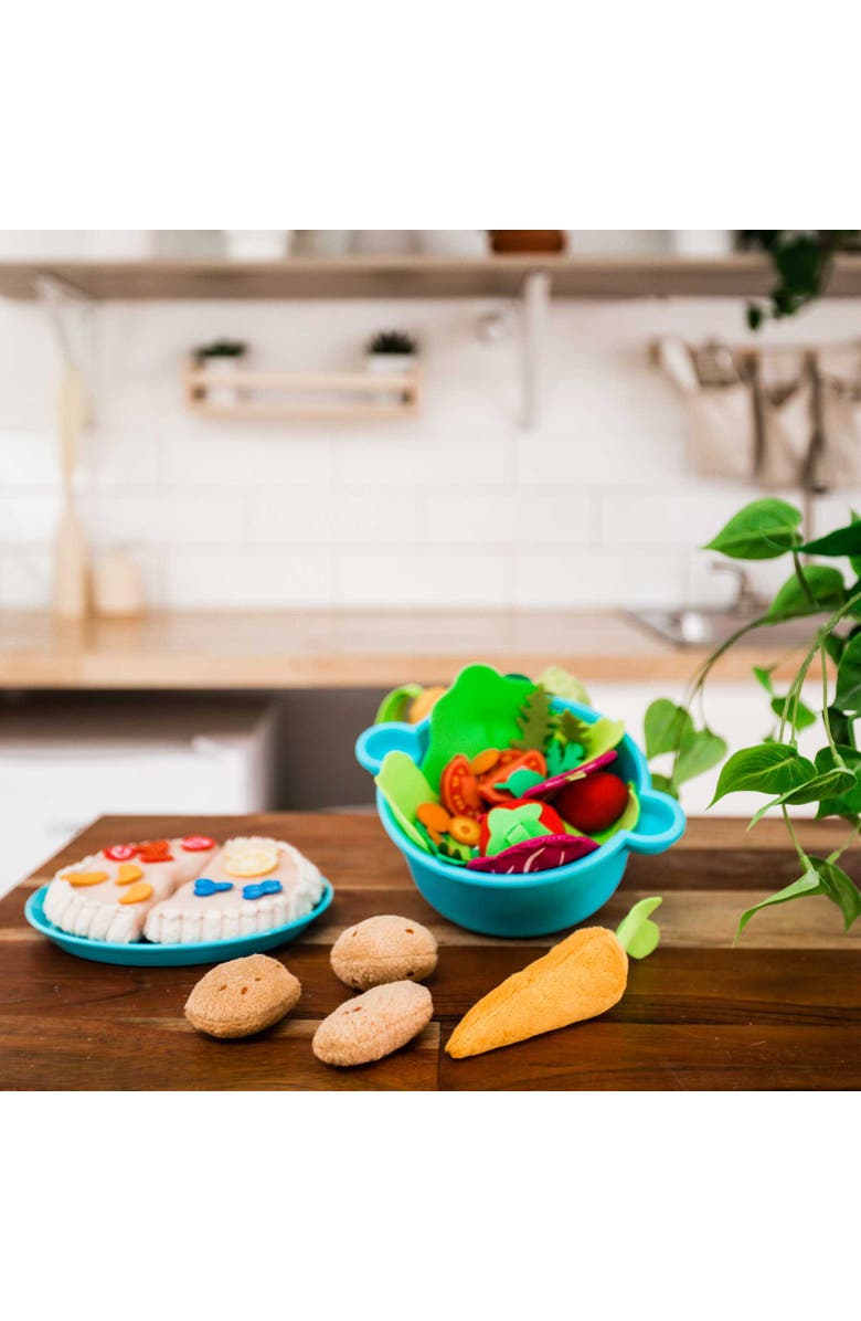 HABA Biofino Vegetable Basket - Soft Plush Pretend Play Food with Carrier, Cucumber, Tomato, 2 Carrots and 3 Potatoes, Alternate, color, 