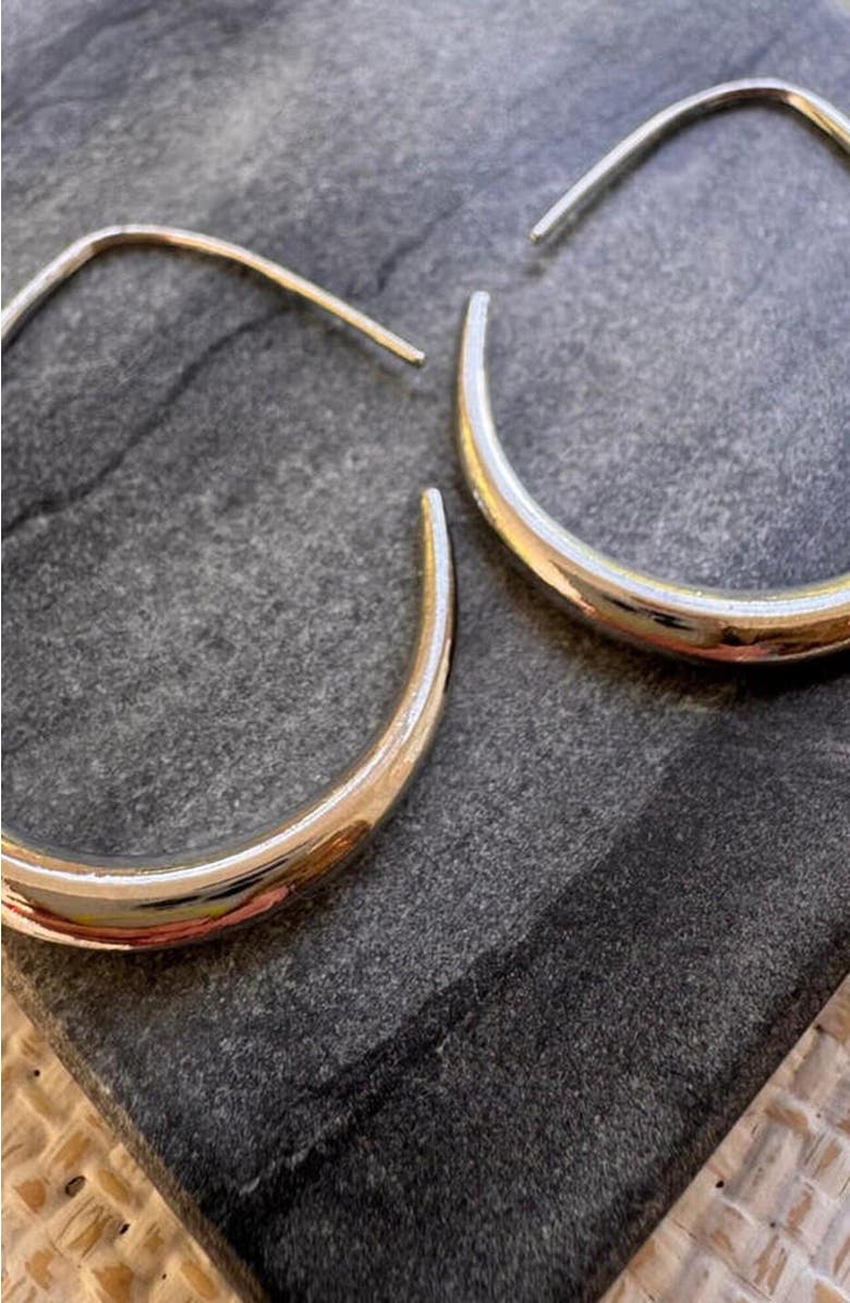 Erin McDermott Jewelry Silver Hampton Hoops, Alternate, color, Metallic Silver