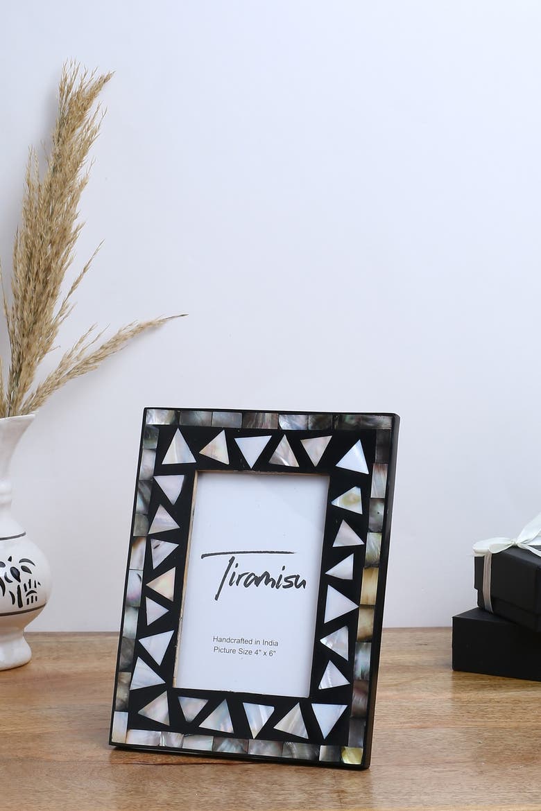 Mother-of-Pearl Picture Frame -Triangle Pattern, Alternate, color, BLACK/ WHITE