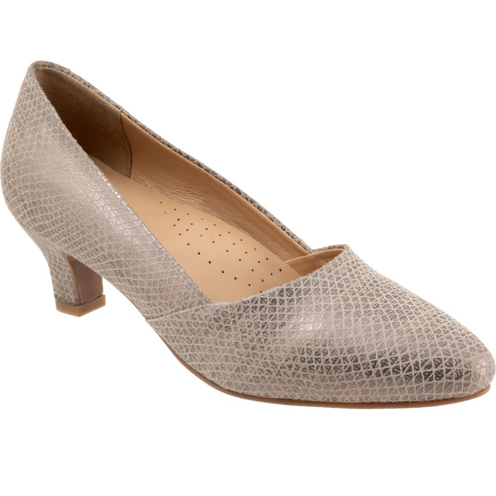 Trotters Kylie Kitten Heel Pump In Champagne Snake