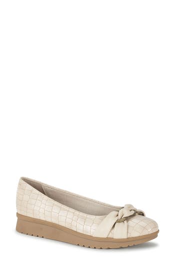 Shop Baretraps Aurora Flat In Milkyway
