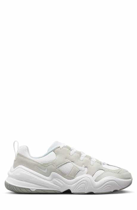 Nike Tech Hera Sneaker