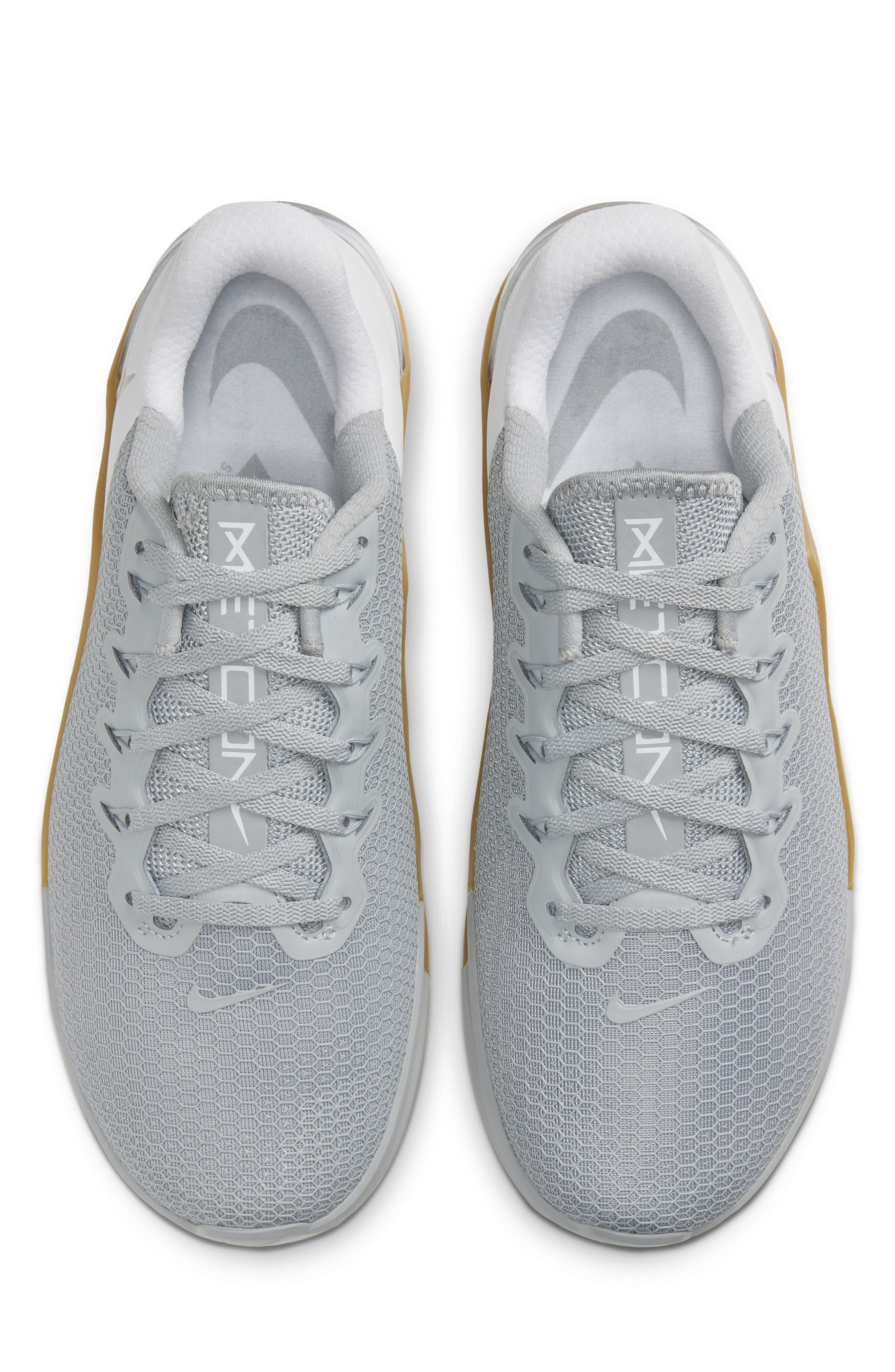 Metcon 5 Training Shoe, Alternate, color, WOLF GREY/ WHITE/ GUM BROWN