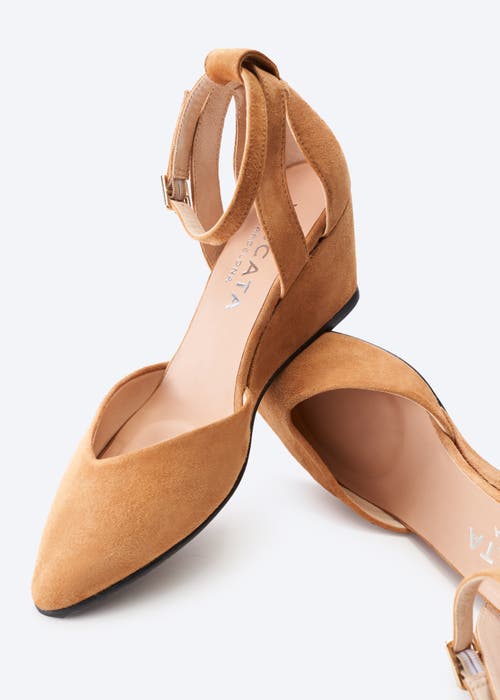 Viscata Garda Silk Wedges In Camel