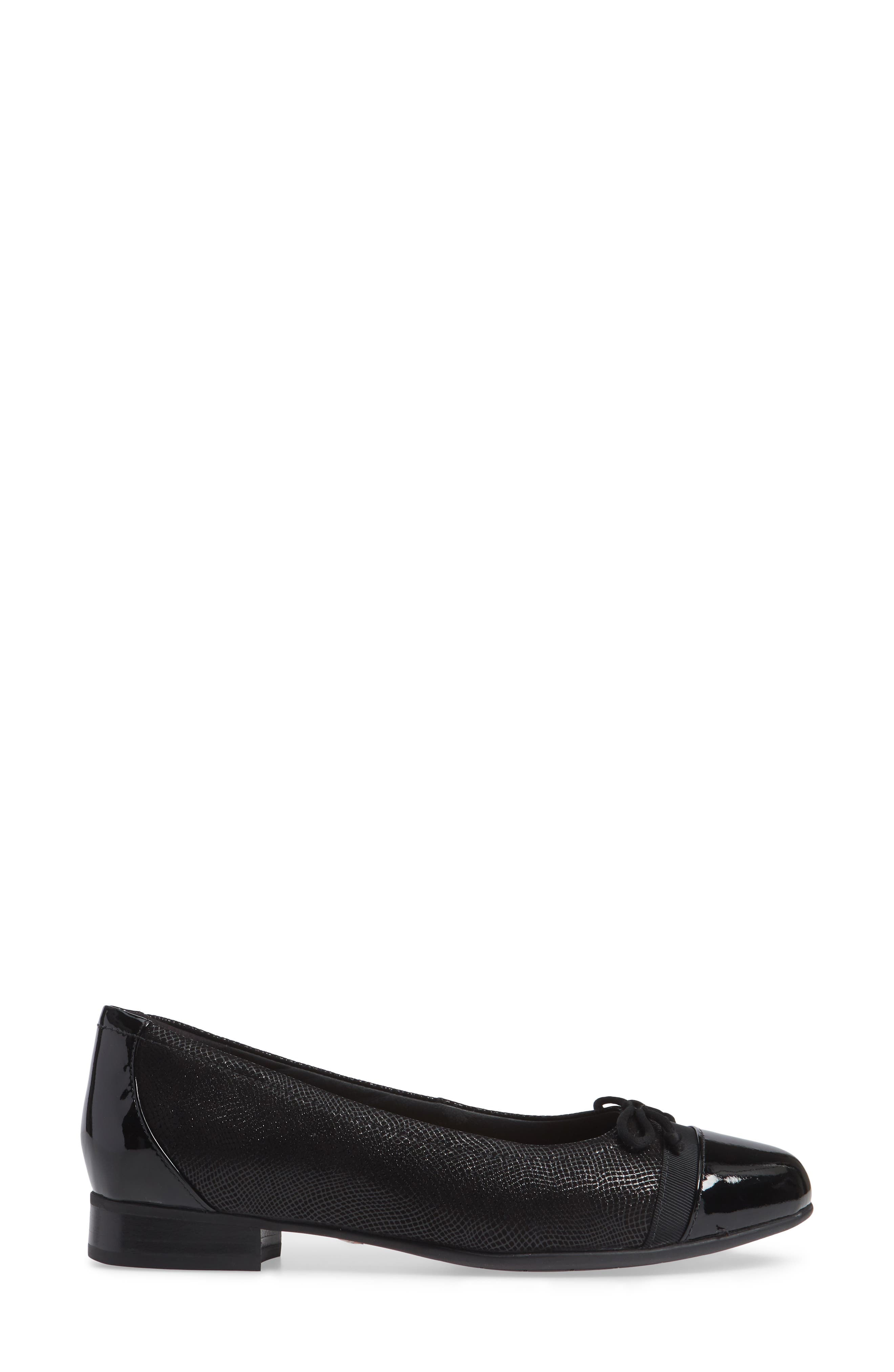 Clarks<sup>®</sup> Un Blush Cap Toe Flat, Alternate, color, 