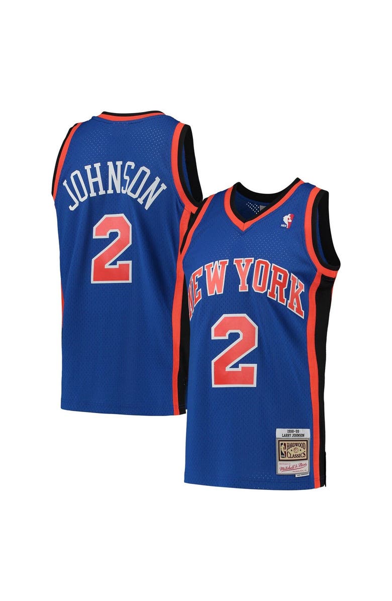 Mitchell & Ness Men's Mitchell & Ness Larry Johnson Blue New York Knicks 1998/99 Hardwood Classics Swingman Jersey, Alternate, color,