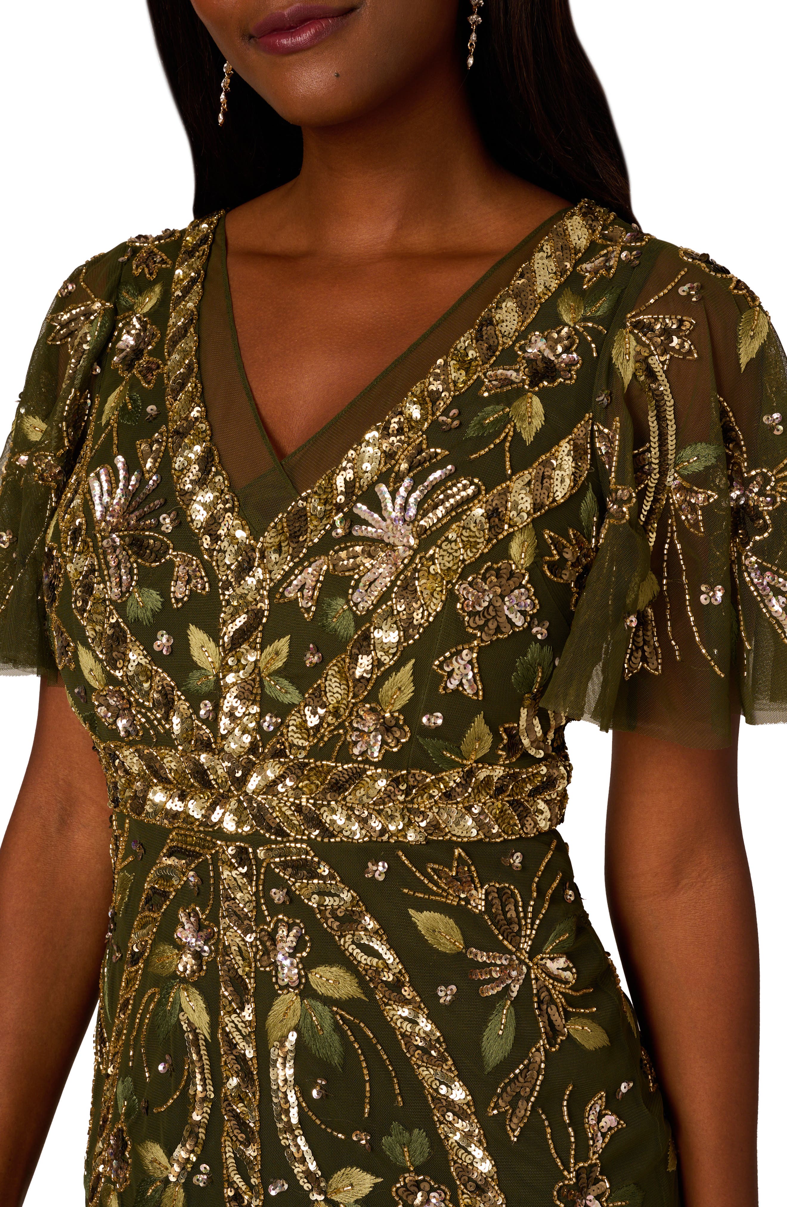 sequin beaded cocktail dress with flutter sleeves and scallop trim Adrianna Papell Beaded Cocktail Dress with Flutter Sleeves Scallop Trim, Size 0