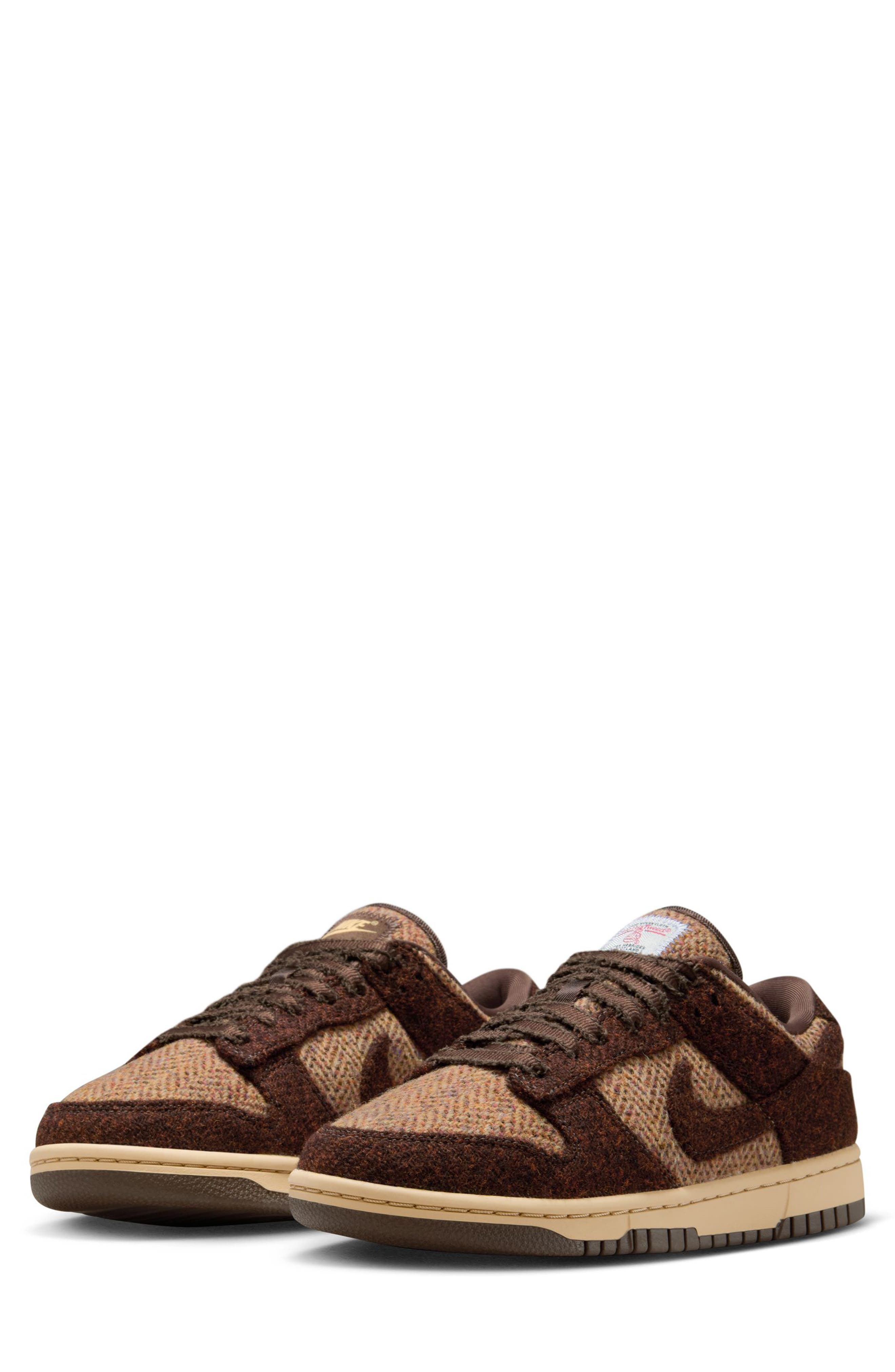 Nike Dunk Low QS Basketball Sneaker, Main, color, 