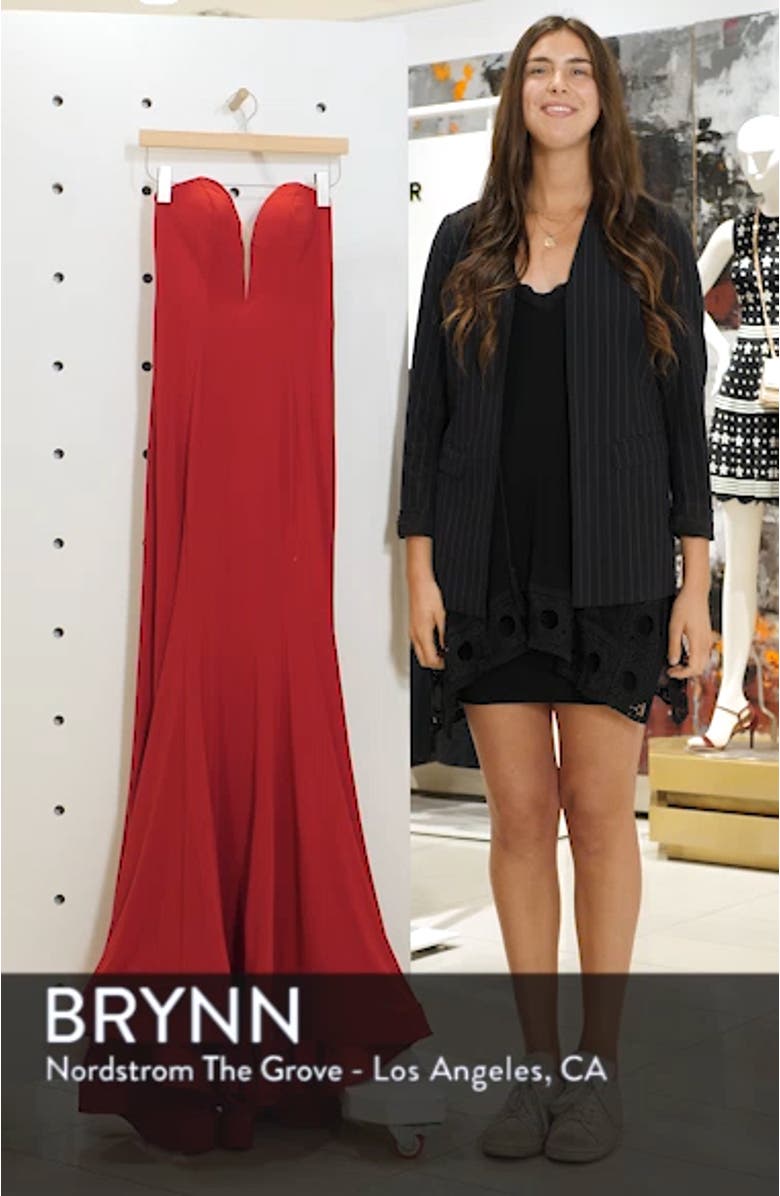 Mac Duggal Bustier Trumpet Gown, sales video thumbnail