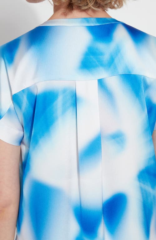Lyssé Coraline Printed V-neck Pull On Top In Blue