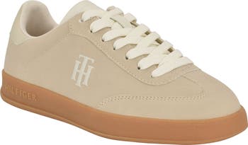 Low Top Sneaker