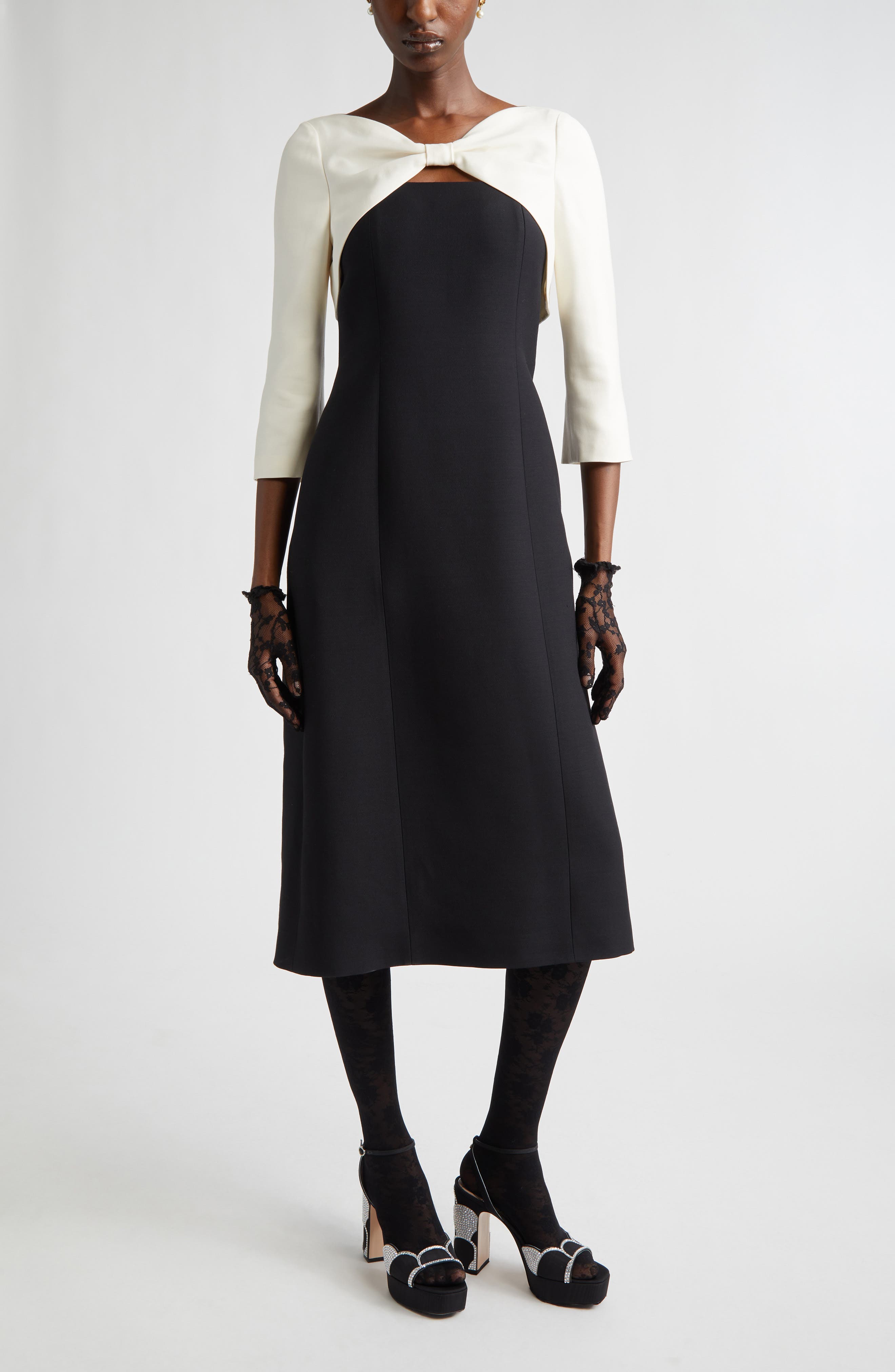 selected BLACK/ IVORY