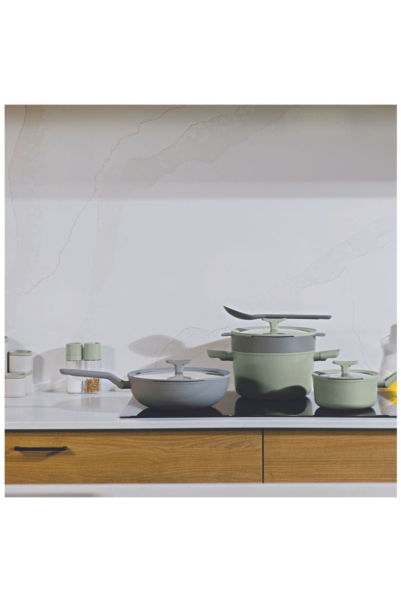 Leo Balance 4.4-Quart Wok, Alternate, color, MOON MIST