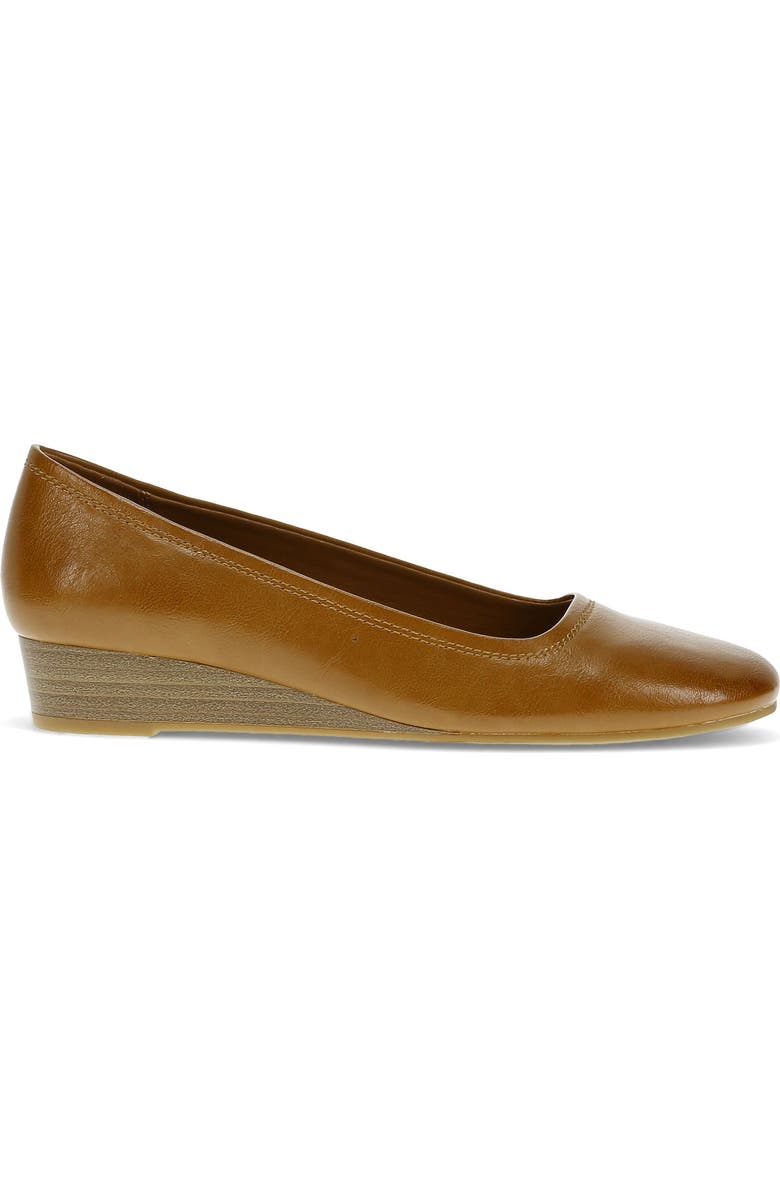 BARETRAPS Covette Wedge Pump, Alternate, color, Dark Cognac