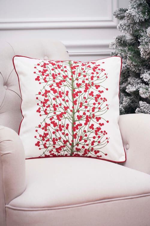 C & F Home C&f Home Christmas Berries Printed Throw Pillow, 18" X 18" In White