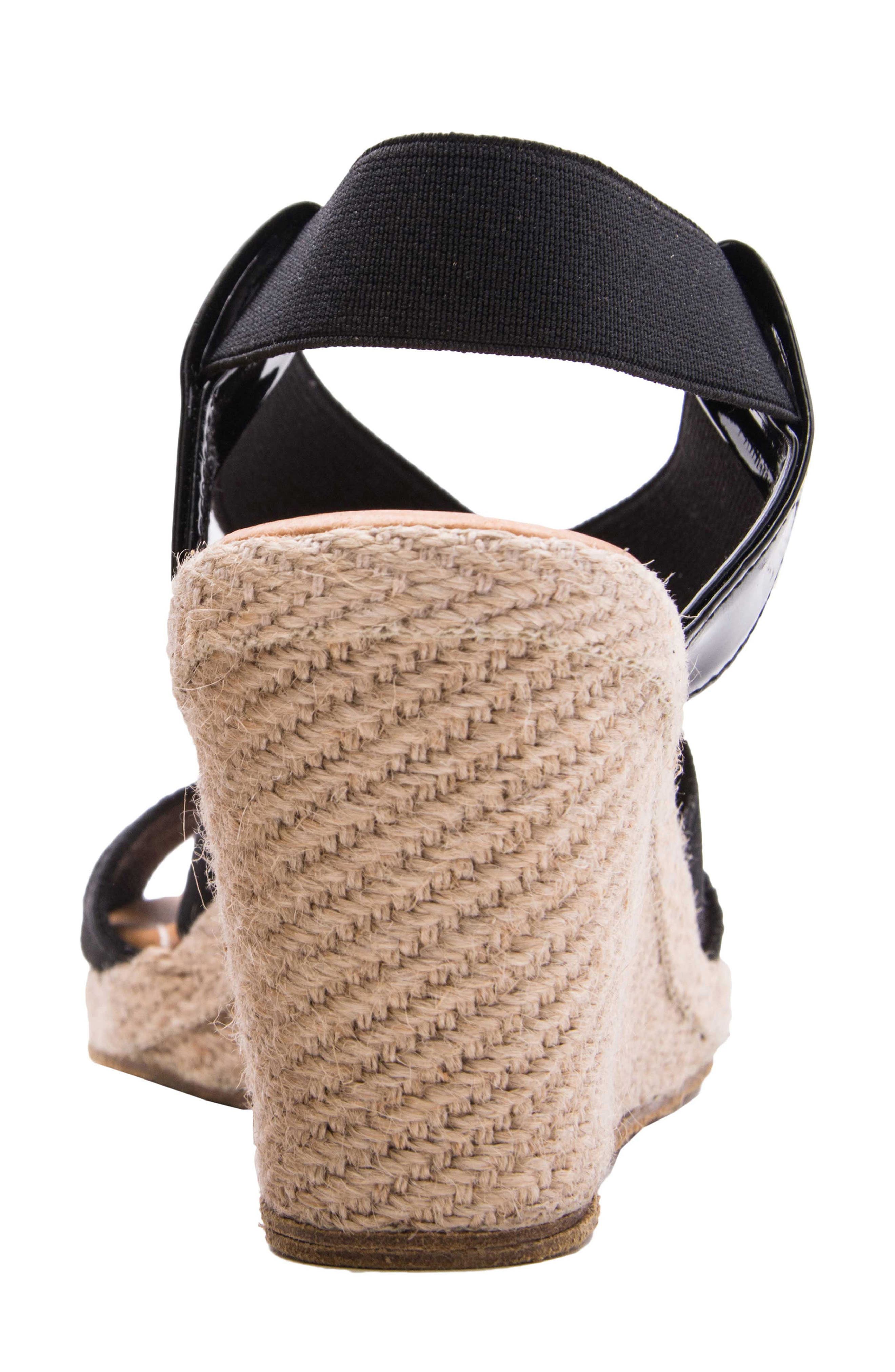 André Assous Dalmira Wedge Sandal, Alternate, color, 
