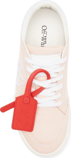 New Low Vulcanized Sneaker