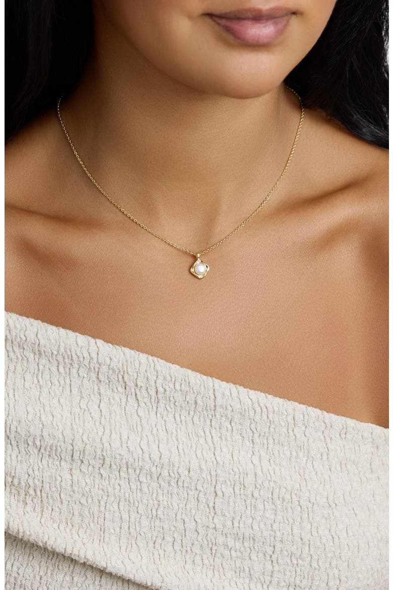 Modern Muse Faux Pearl Pendant Necklace, Alternate, color, GOLD