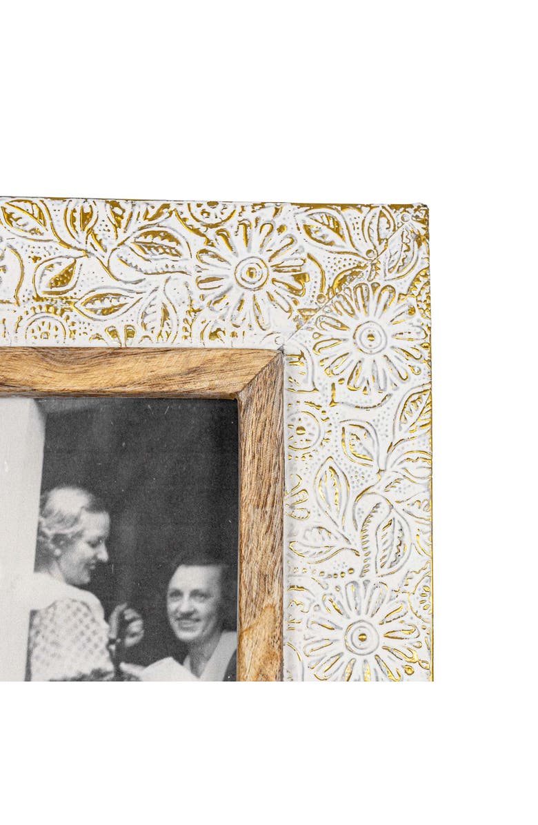 Foreside Home and Garden 4x6 Frannie Antique Embossed White Wash Metal Photo Picture Frame w/ Glass Pane, Alternate, color, White
