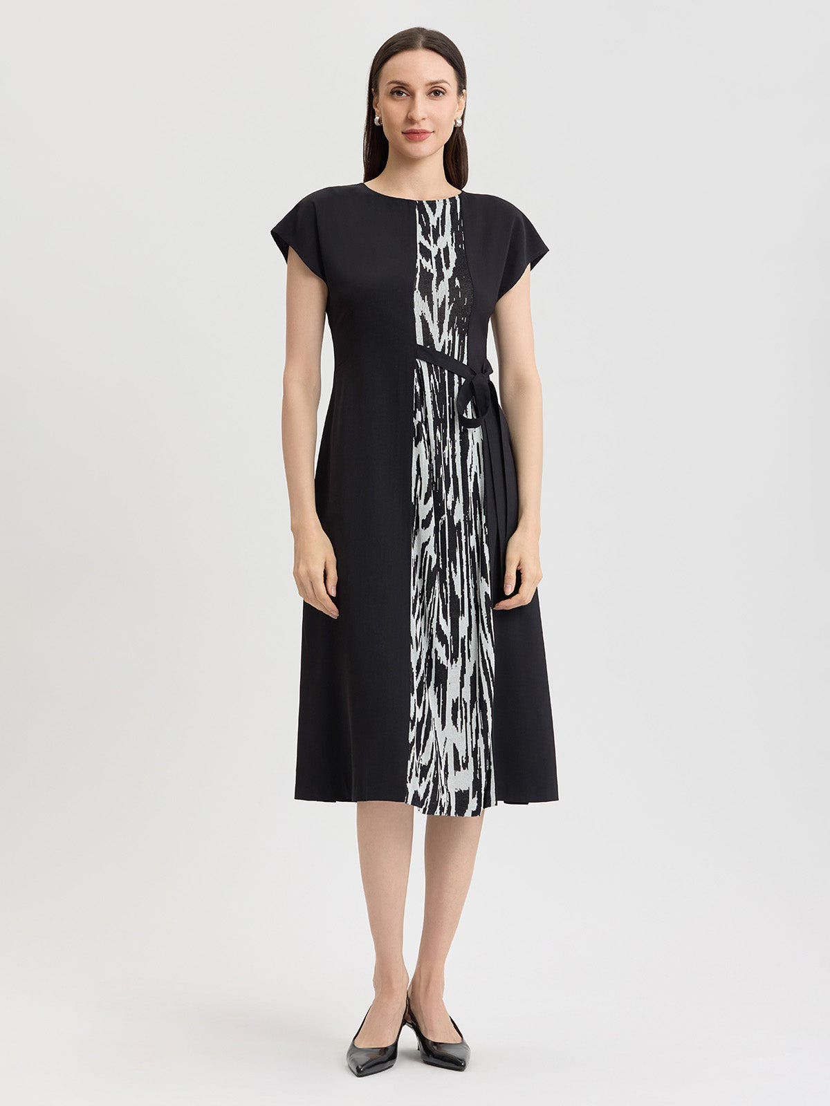 selected Black/New Ivory