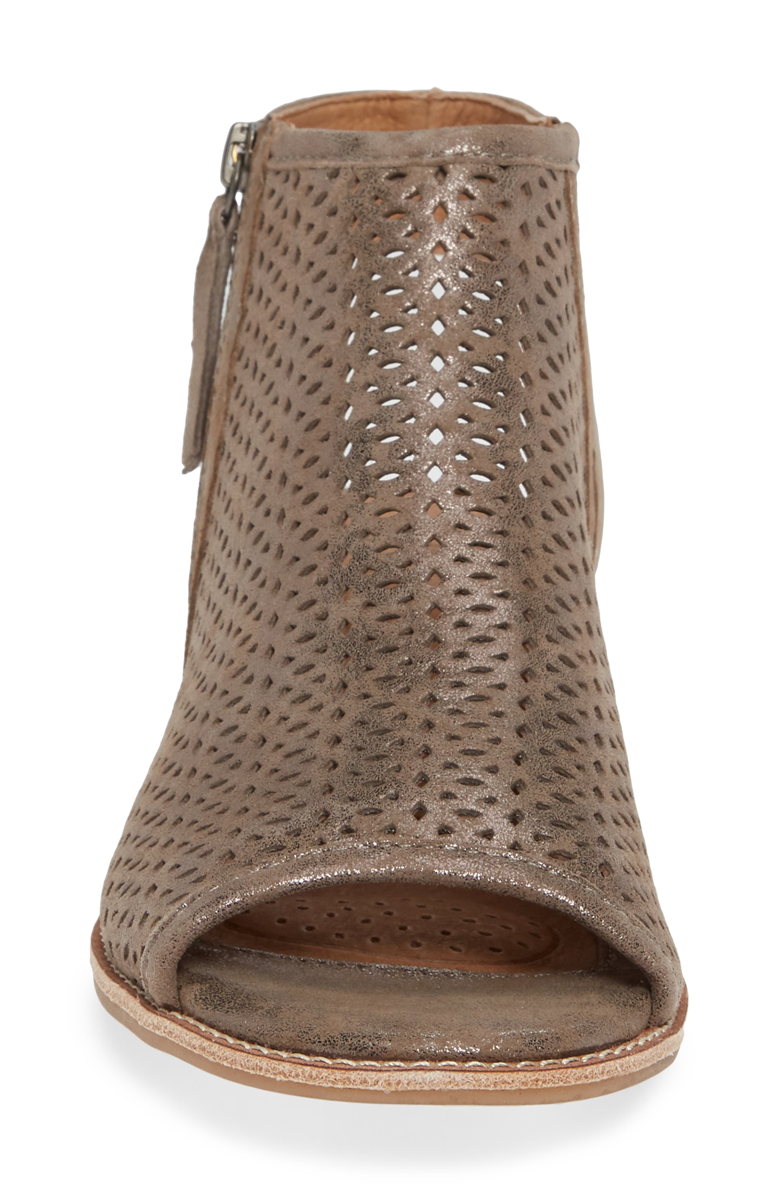 Söfft Natesa Perforated Sandal, Alternate, color, 