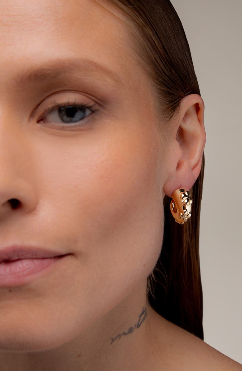 YOJ Flaro Flower Midi Hoop Earrings in God, Alternate, color, Gold