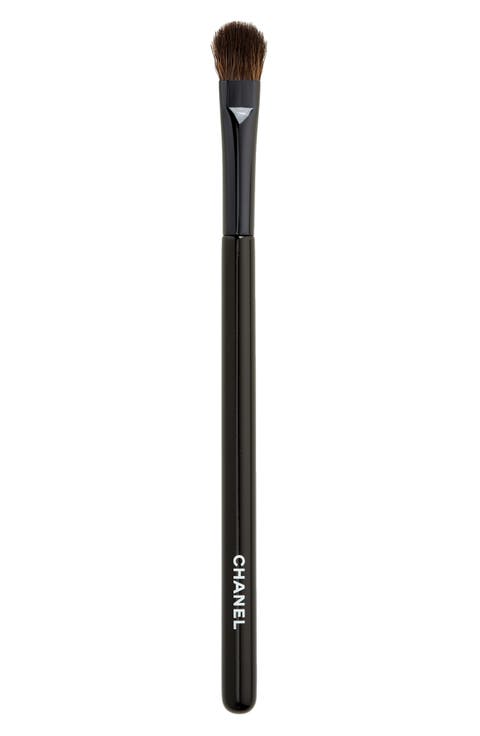 LES PINCEAUX DE CHANEL FLAT EYESHADOW BRUSH N°202