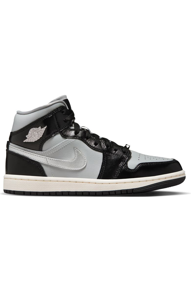 Jordan Air Jordan 1 Mid SE Basketball Sneaker, Alternate, color,