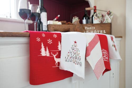 C & F Home C&f Home Dog Face Christmas Tree Christmas Holiday Machine Washable Cotton Flour Sack Kitchen Towel In Multi