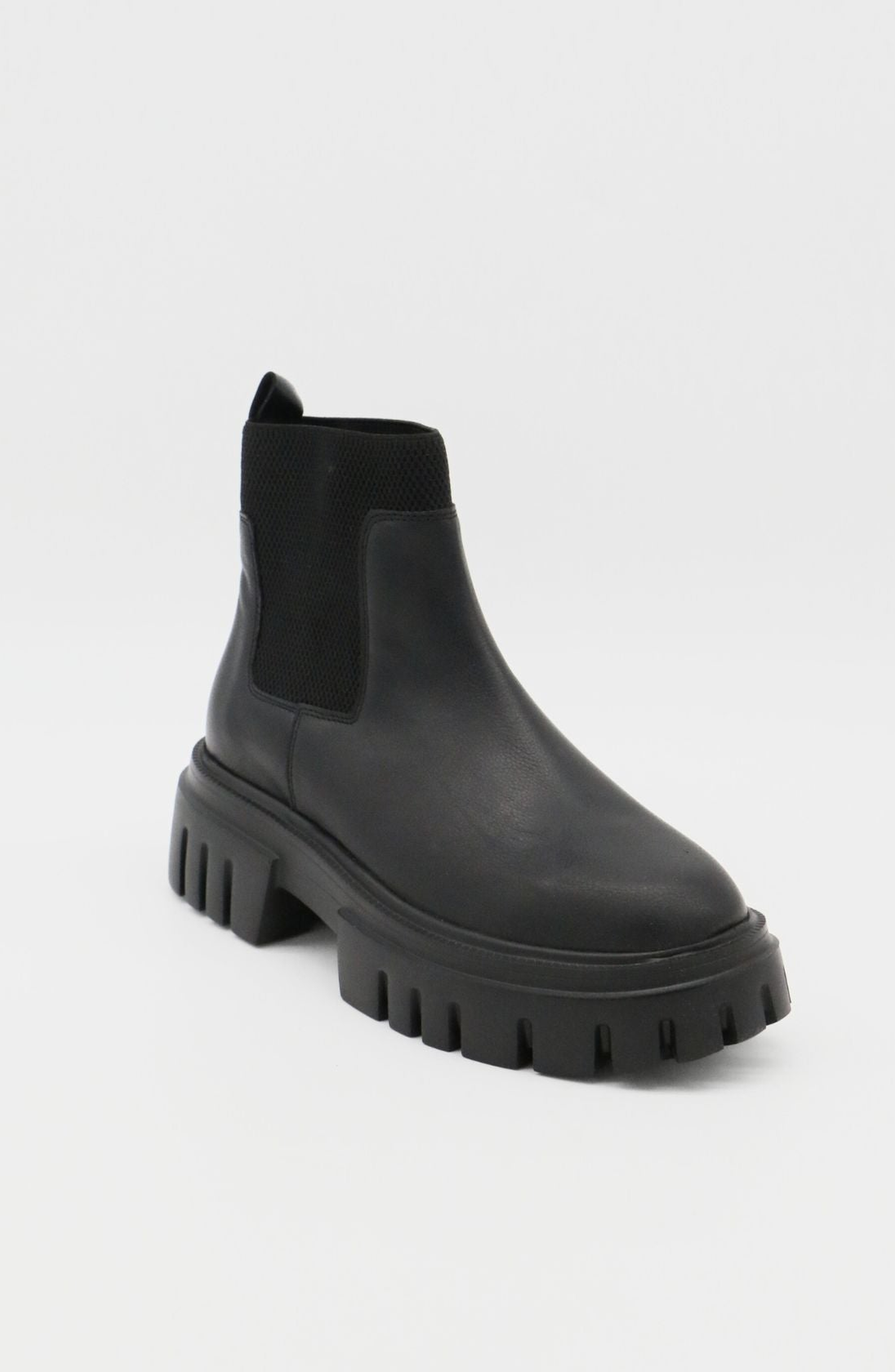STIVALI NEW YORK Agora Platform Chelsea Boots, Main, color, Black