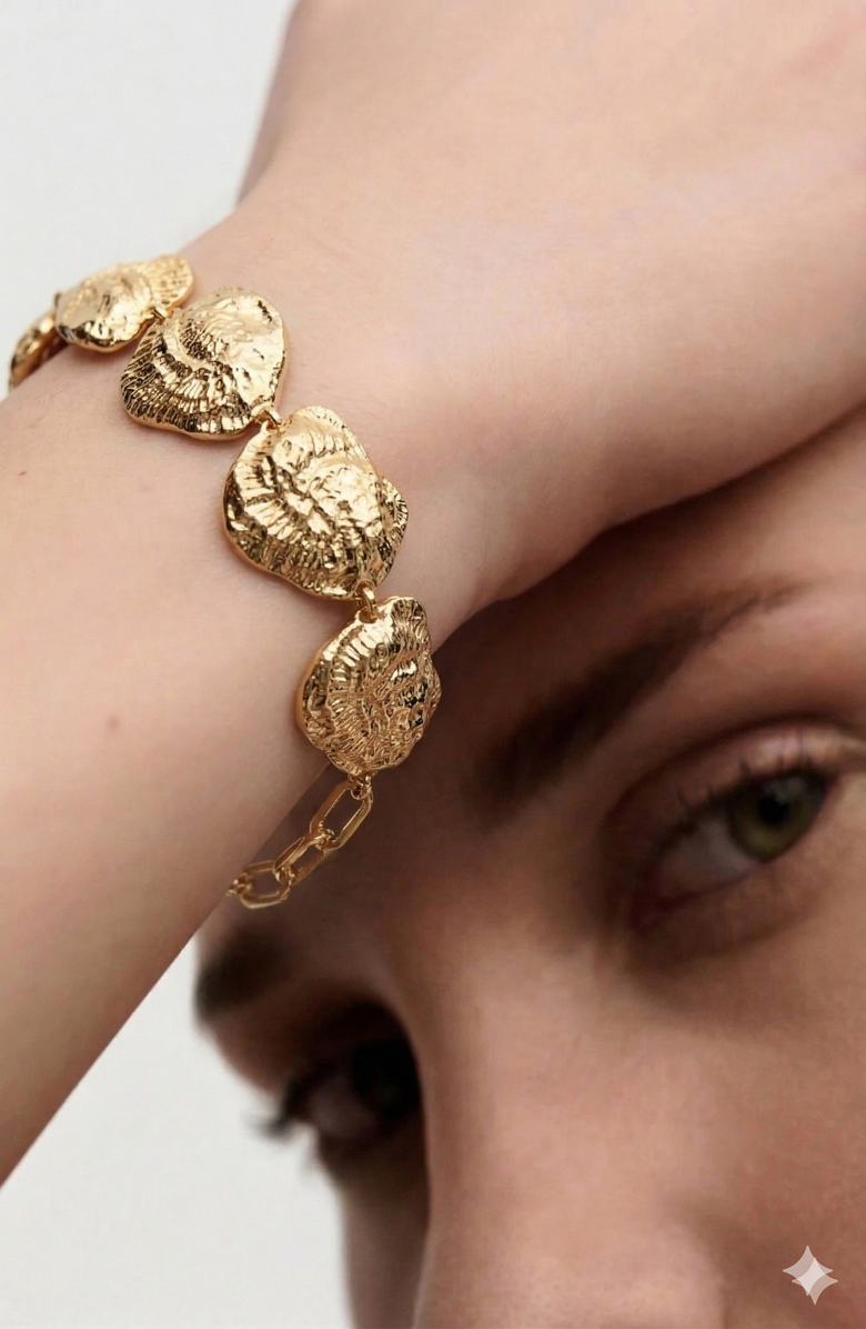 YOJ Oldeu Shell Maxi Bracelet in Gold, Alternate, color, Gold