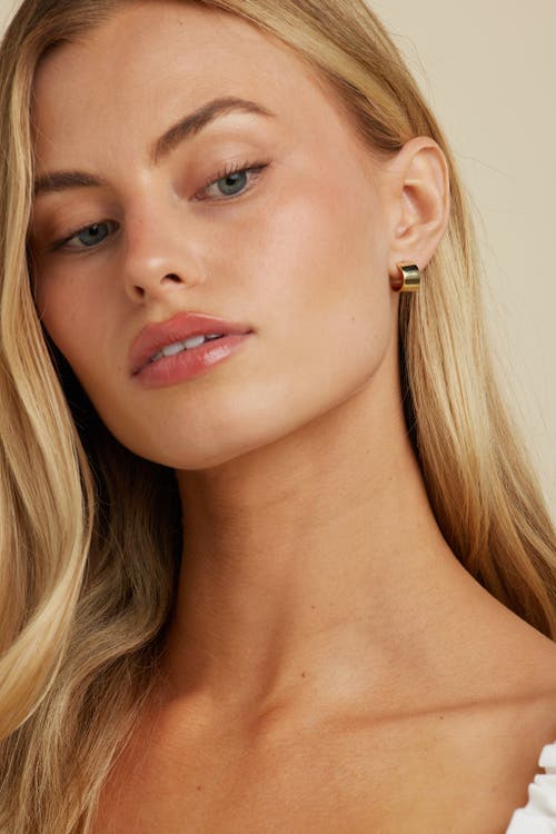 Untamed Petals Alyssa Huggies In Gold