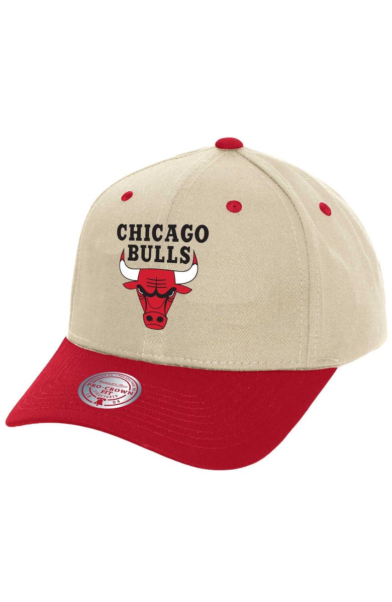 Mitchell & Ness Men's Mitchell & Ness Cream Chicago Bulls Game On Two-Tone Pro Crown Adjustable Hat, Main, color, Cream